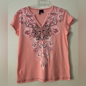 Light pink cotton V neck T-shirt.